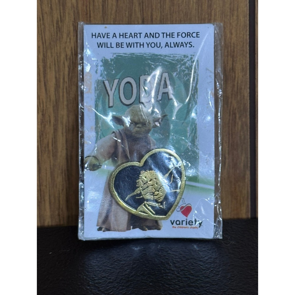 Star Wars Yoda Heart Pin 2013 Variety The Childrens Charity Lucasfilm Gold Tone